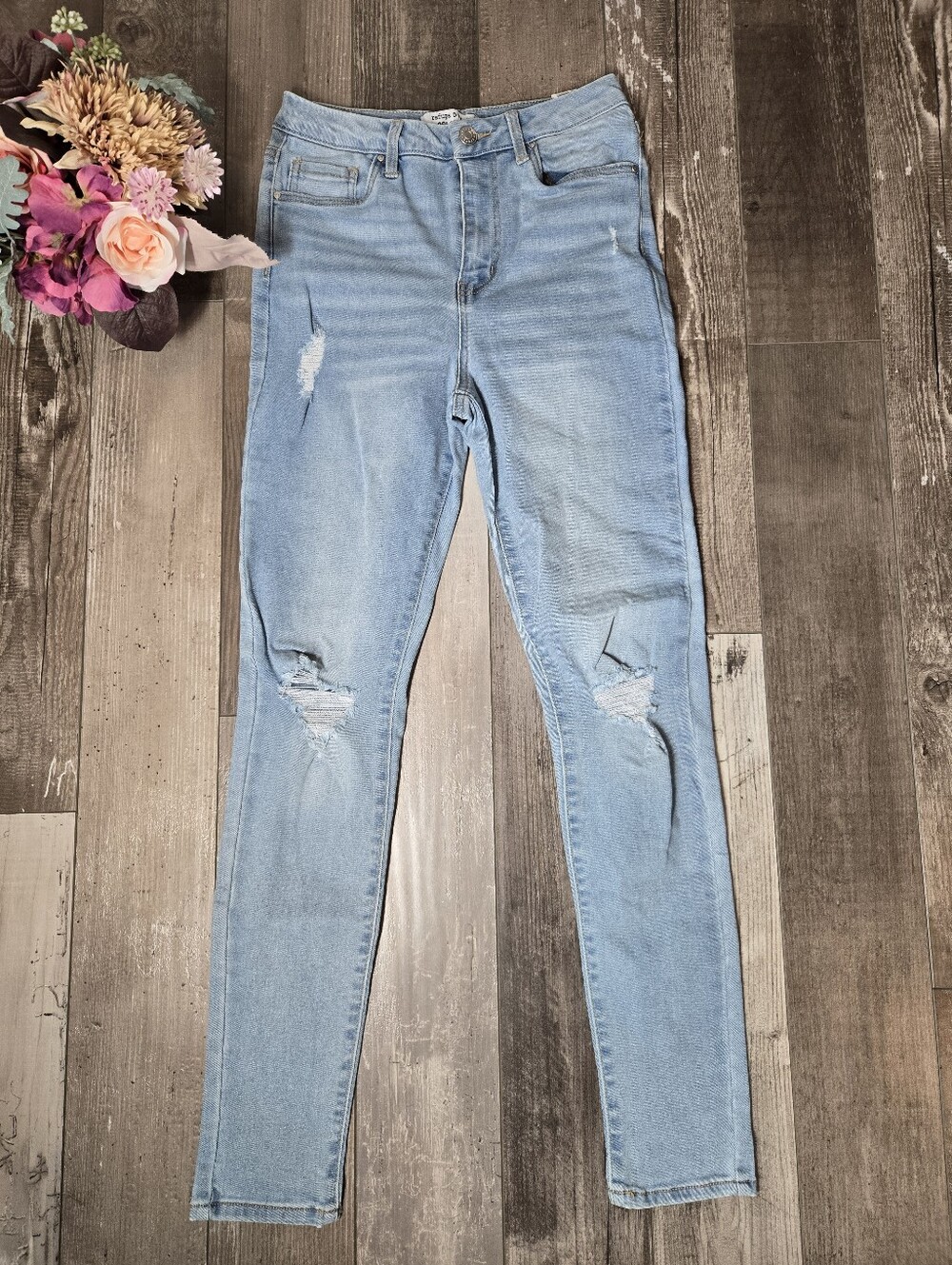 Refuge Denim Light Wash Distressed Skinny Jeans Juniors Size 5 NWOT